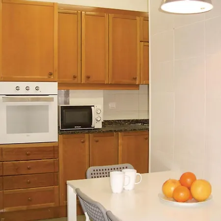 Apartment 4 Bedroom Stunning In